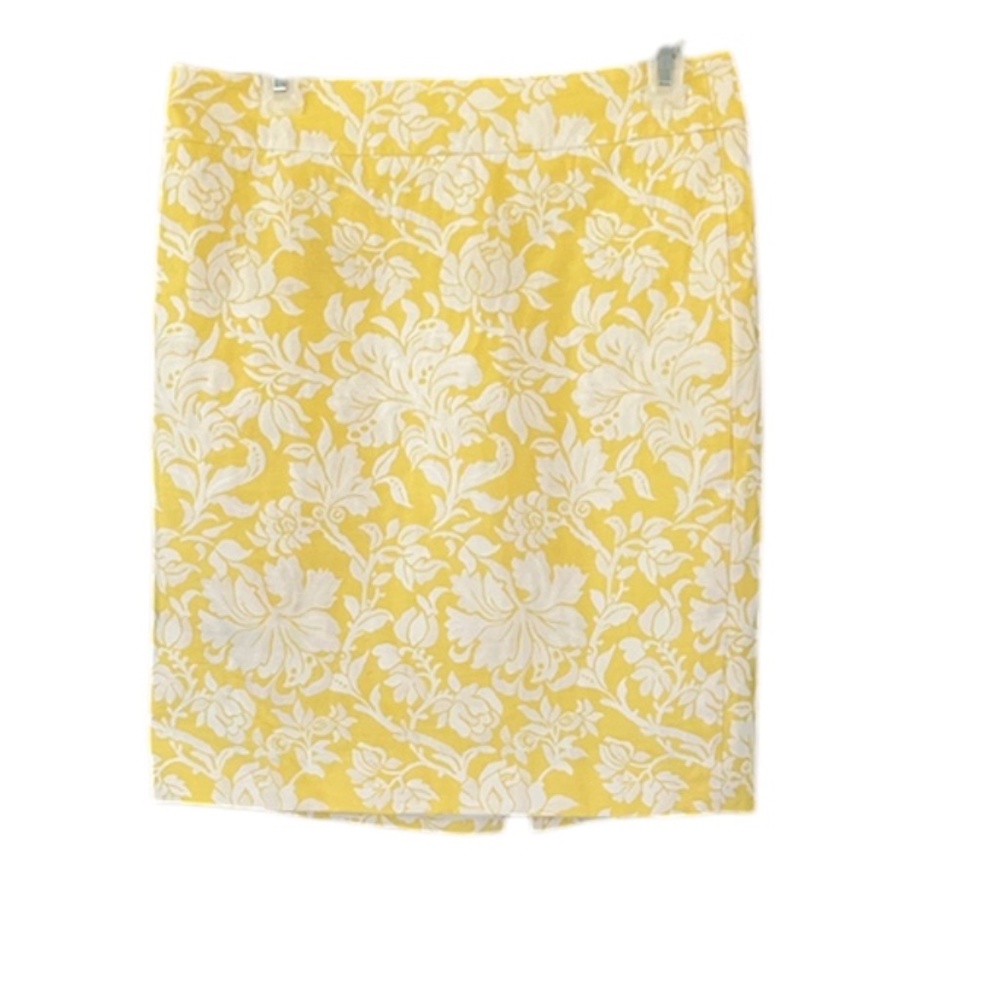 Ann Taylor yellow and white floral print skirt, size 8P